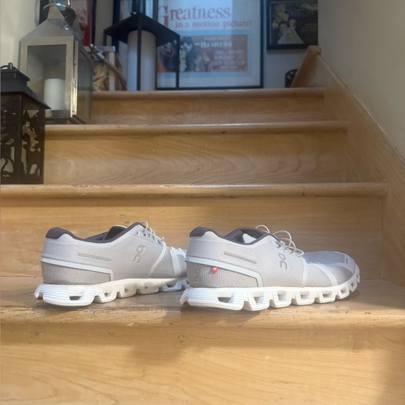 ** SOLD ** On Running Men’s Cloud 5 (Glacier/White) - Picture 5 of 11